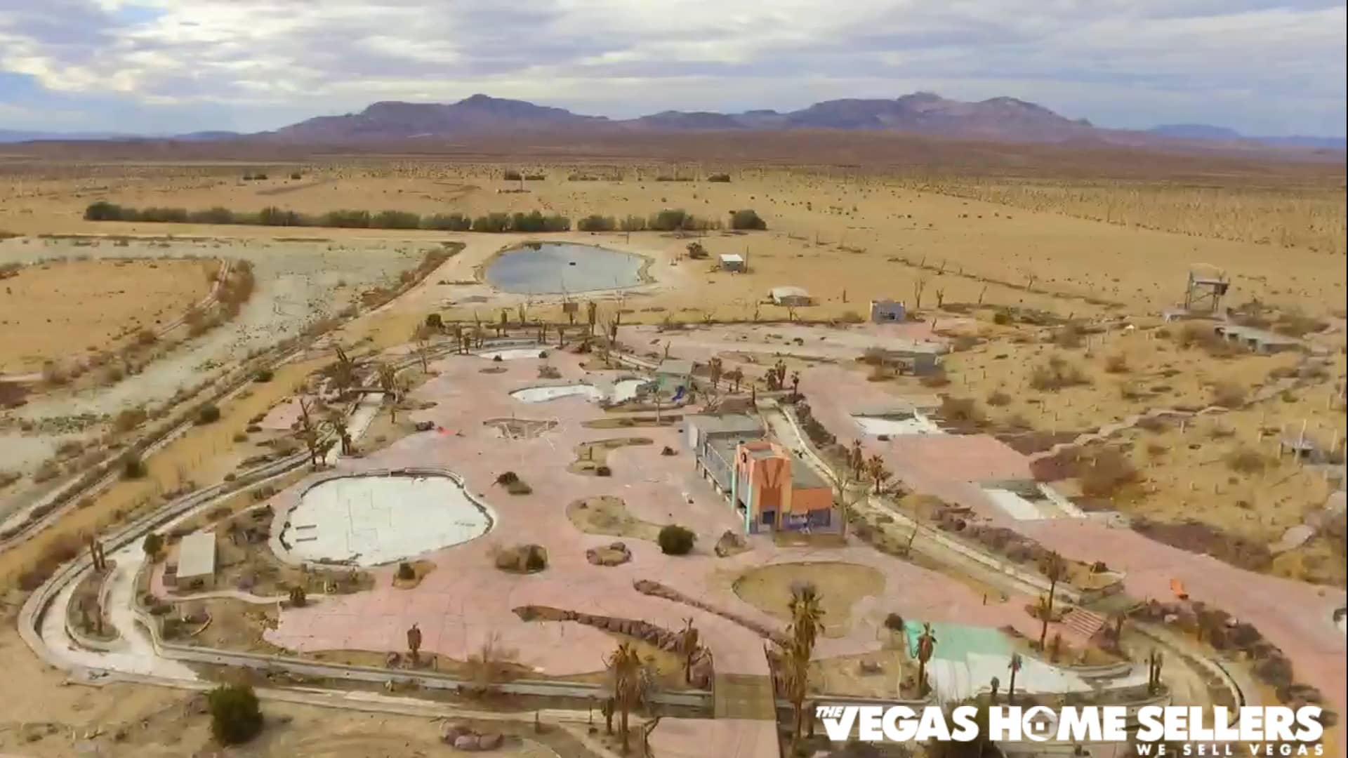Abandoned Water Park Barstow California I15 on Vimeo