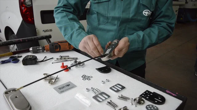 Fitting Instructions Gatelock Van M on Vimeo