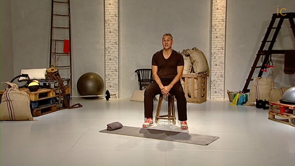 5. EJERCICIOS CON SILLA 