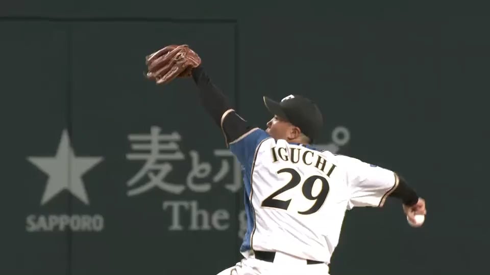 【6回表】ファイターズ・井口 強打者のジャイアンツ村田に真っ向勝負で三振奪う!!