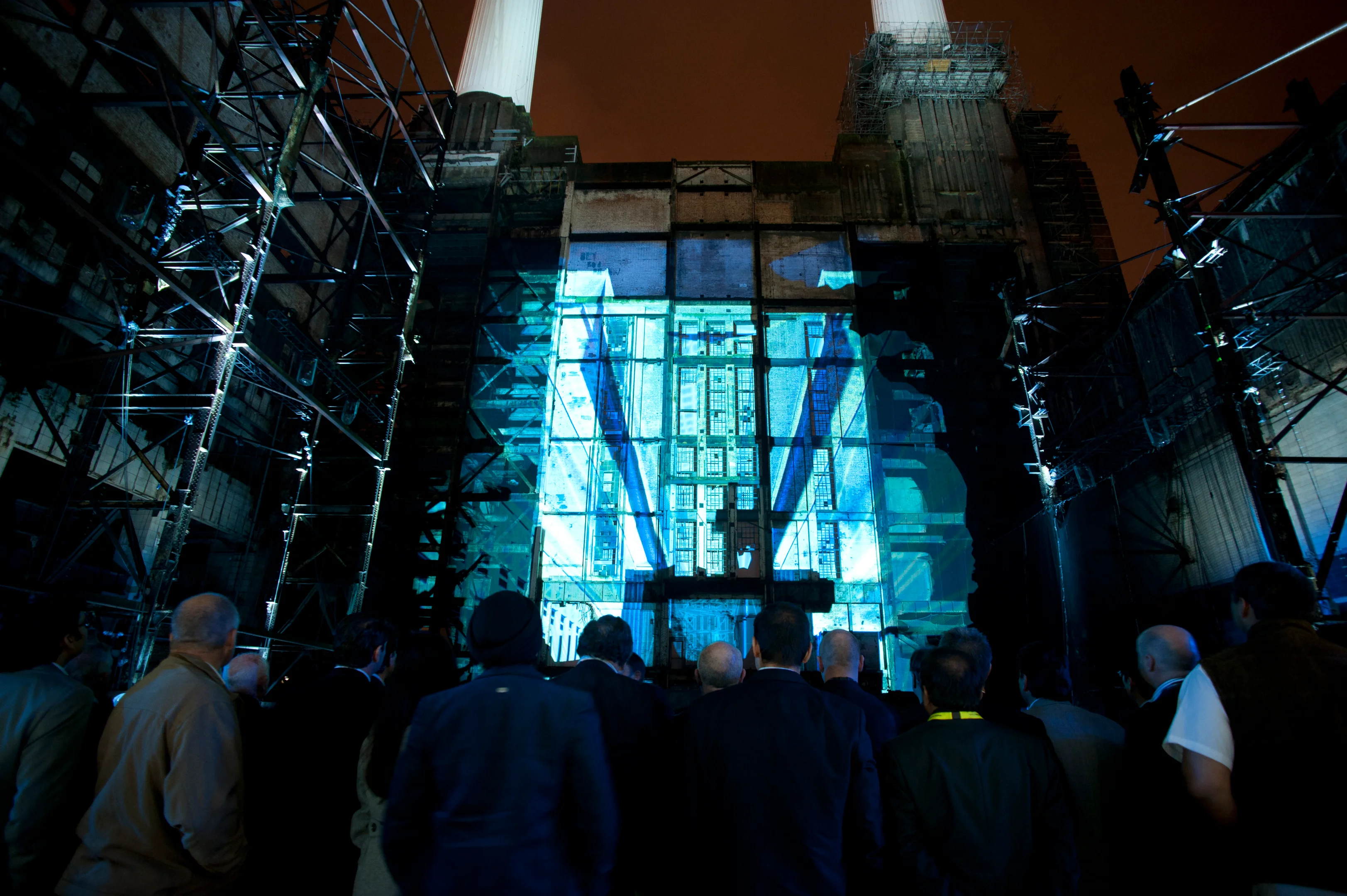Land Rover Defender Projection mapping at Battersea Powerstation on Vimeo