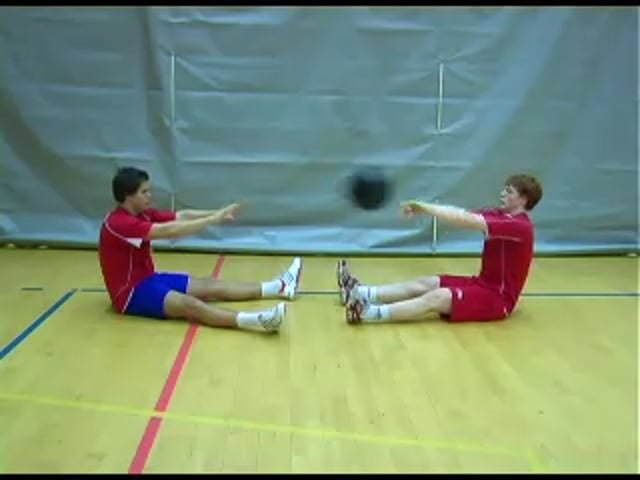 basisferdigheter-hele-kroppen-par-velser-med-medisinball-overkropp