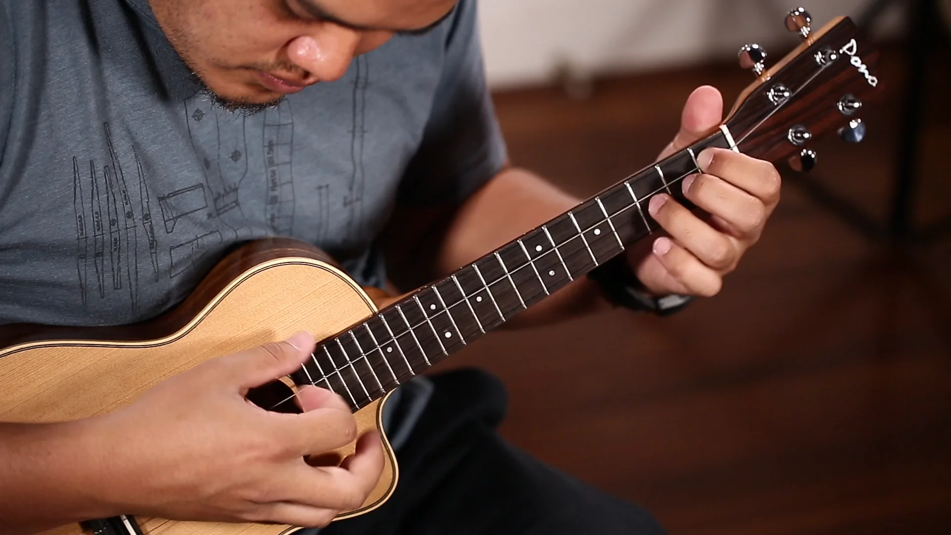 The Ukulele Site | Pono Cedar Top Acacia Cutaway Pro Classic Tenor