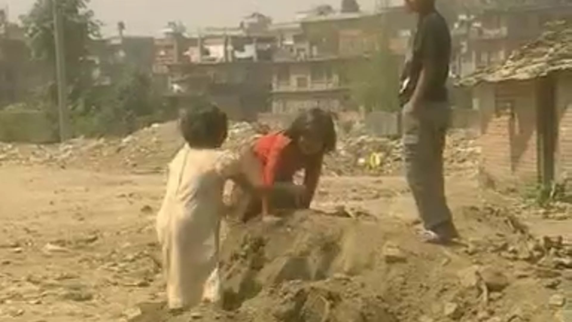 2004: n-tv-Reportage: NEPAL IM UMBRUCH, Konzept & Regie für NSLTV Hamburg