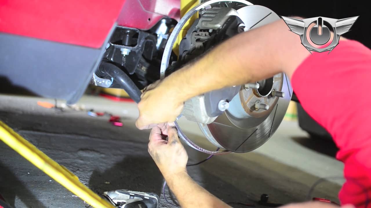 ORACLE Wheel Ring Installation without Dust Shield on Vimeo