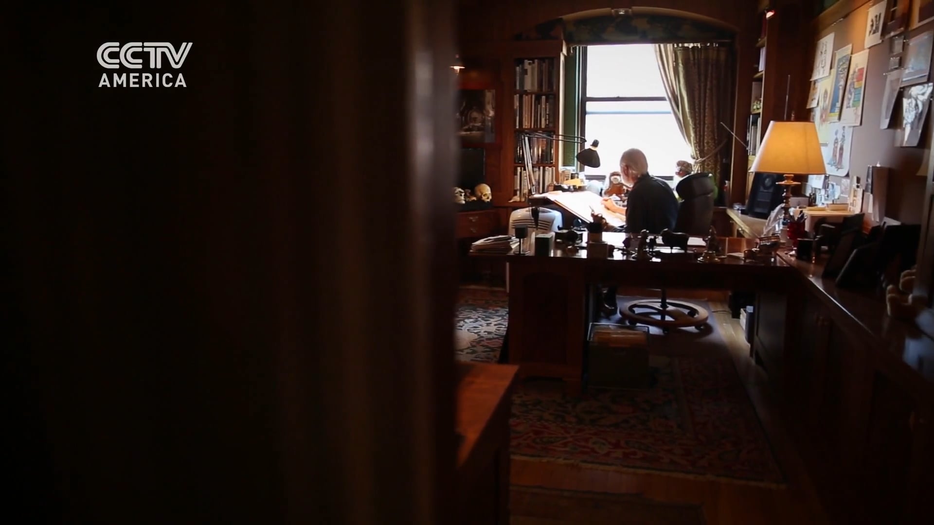 NO STRINGS  Full Frame Close Up