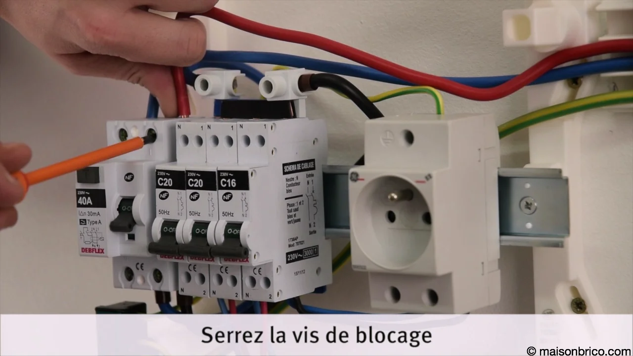 Installer Un Tableau électrique Secondaire Installer un tableau électrique secondaire on Vimeo