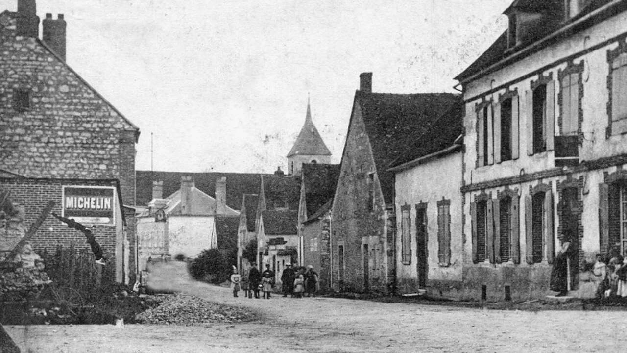 Carte Postale Ancienne Flers - Fêtes Du 17 Juillet 1910, Rue Blin