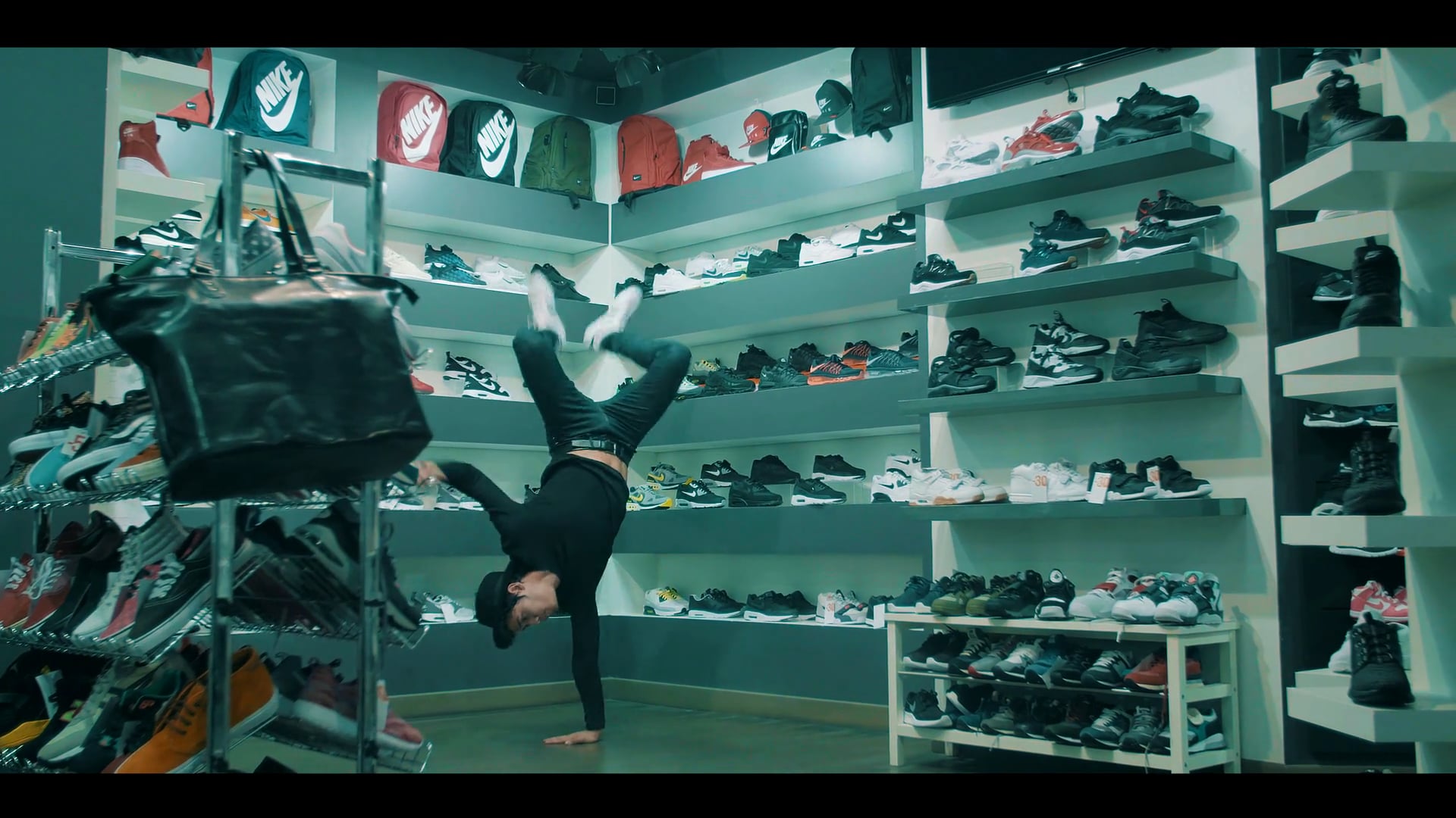 Sneakers Store