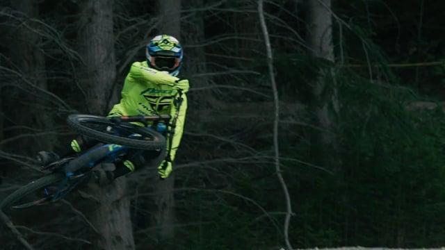 Eliot Jackson RAW from Pivot Cycles