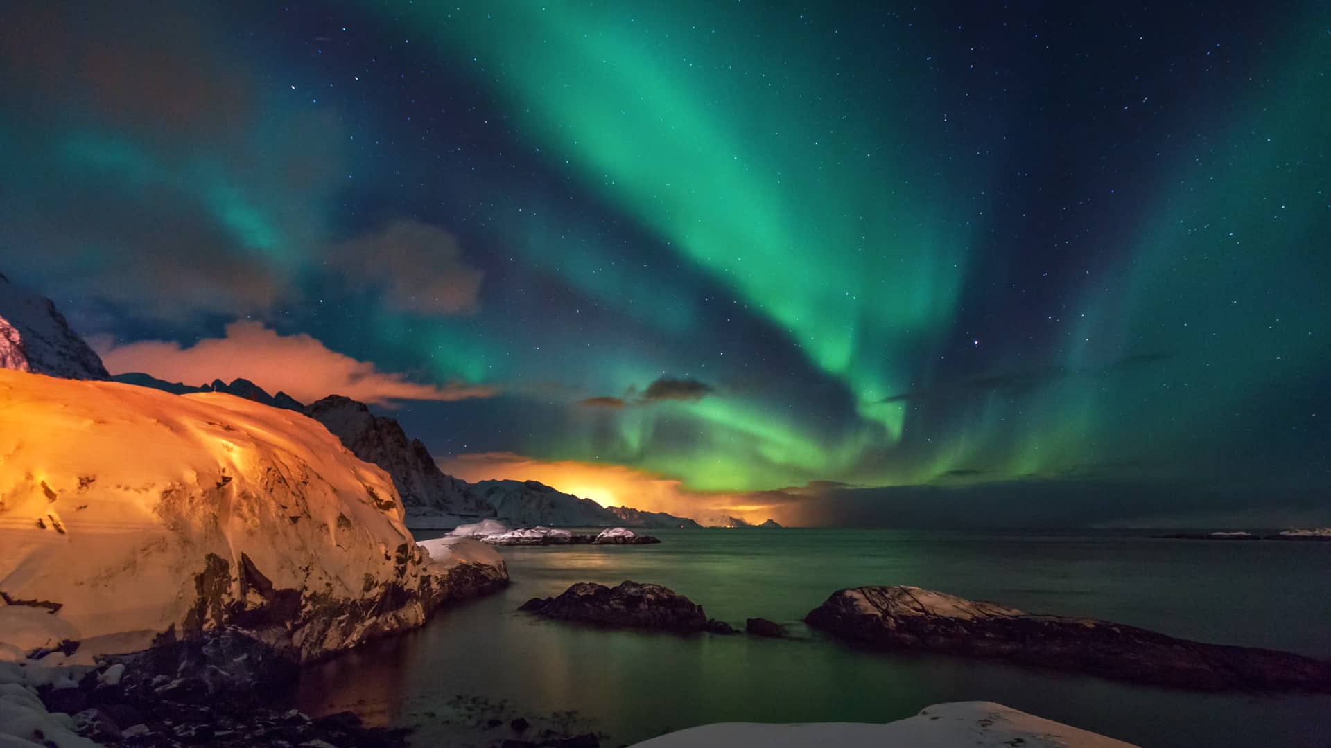 Aurora Borealis Timelapse in 4K - Lofoten | Northern Lights in Norway ...