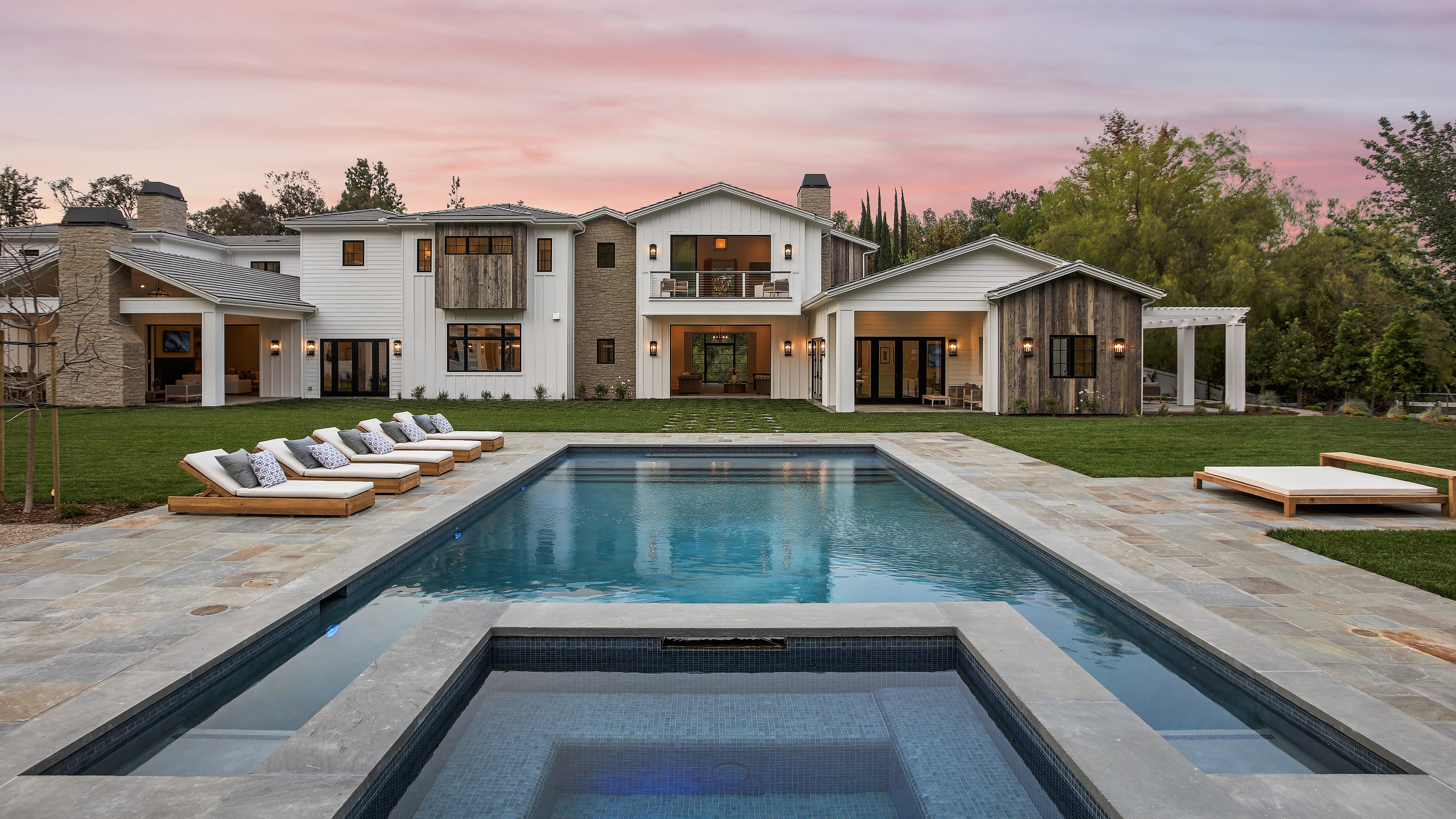 Dream Home Awaits: 5510 Jed Smith Rd, Calabasas?