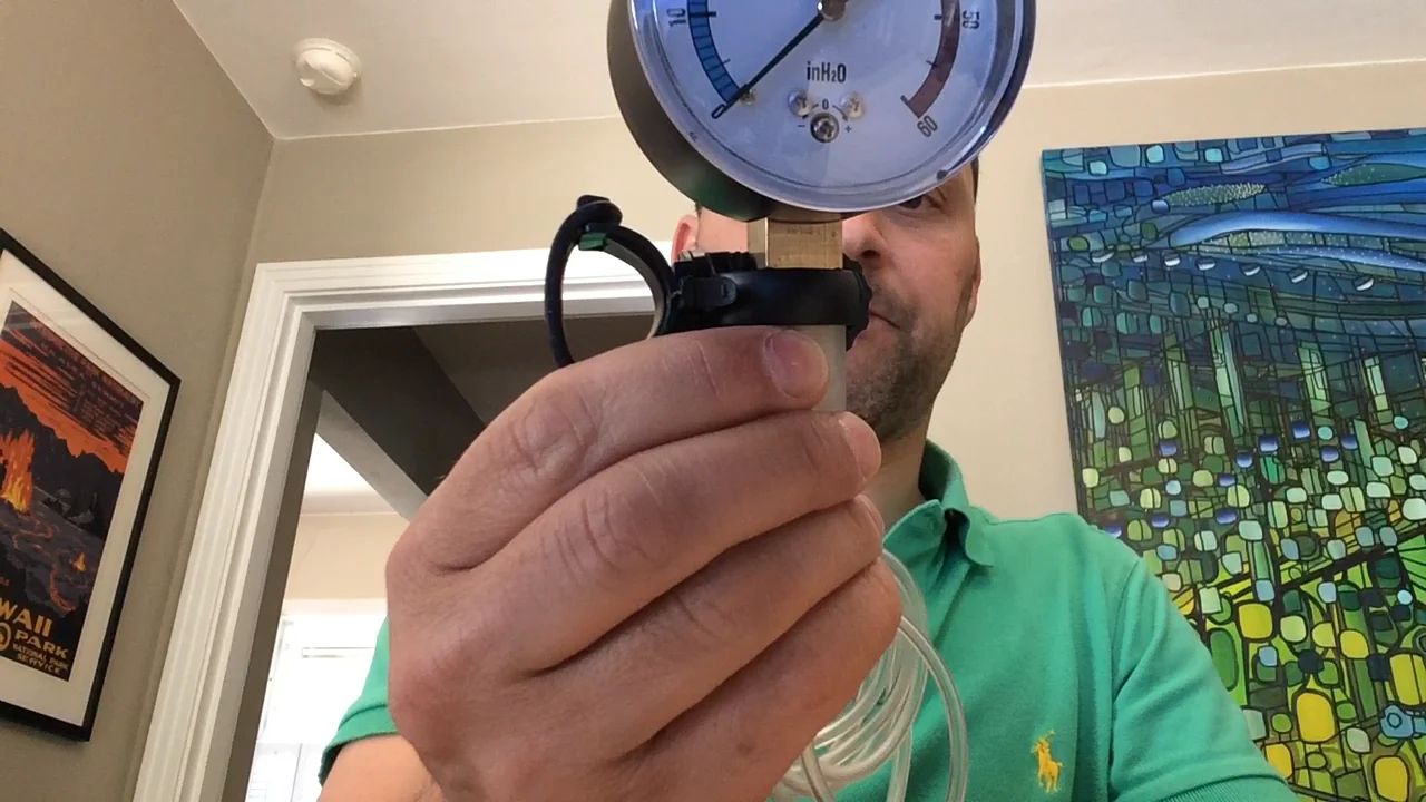 Bagpipe store pressure gauge