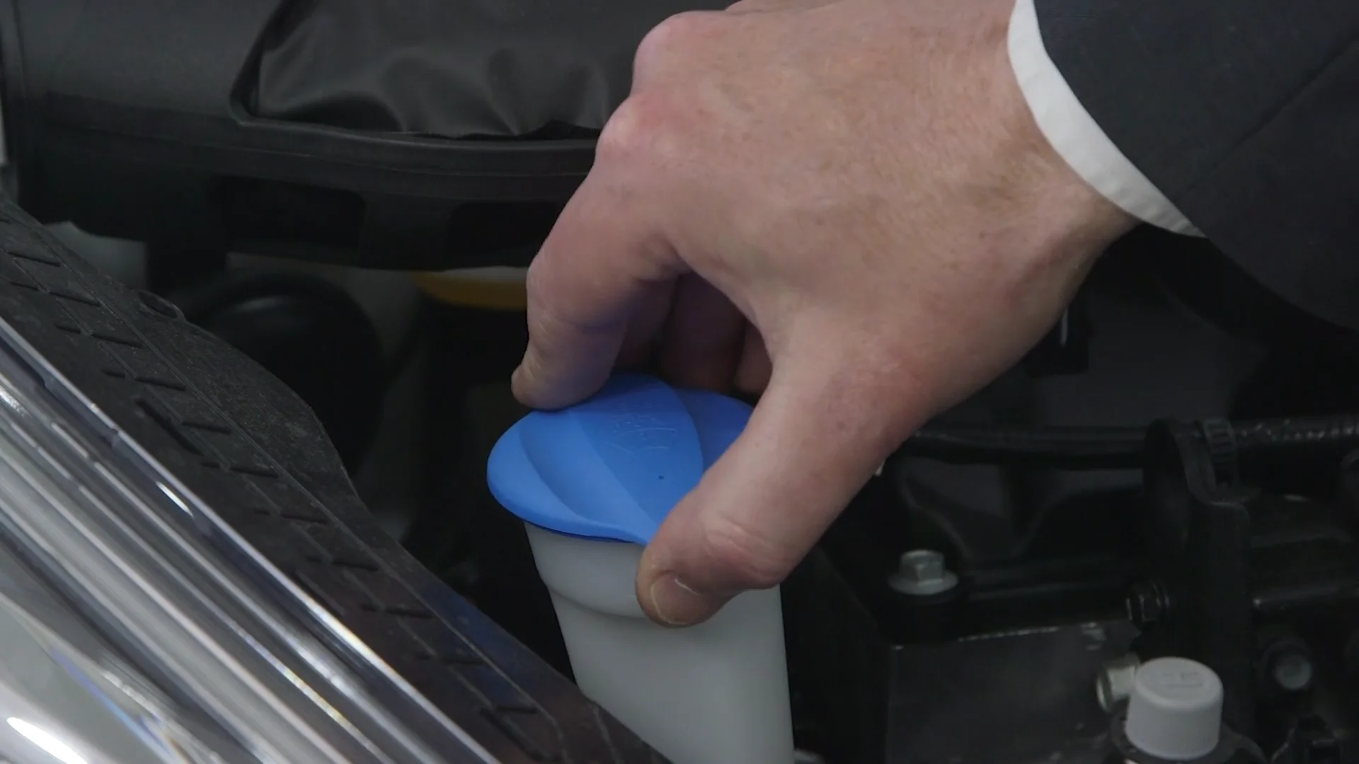 How to refill the windscreen washer fluid in the Hyundai i10. on Vimeo