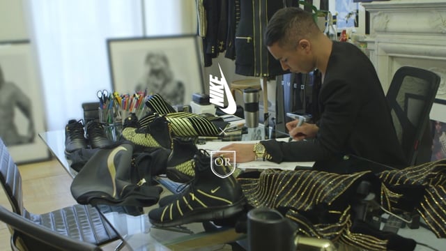 Olivier Rousteing y Nike bañan de oro la fiebre de fútbol | de Vida Moda | Univision