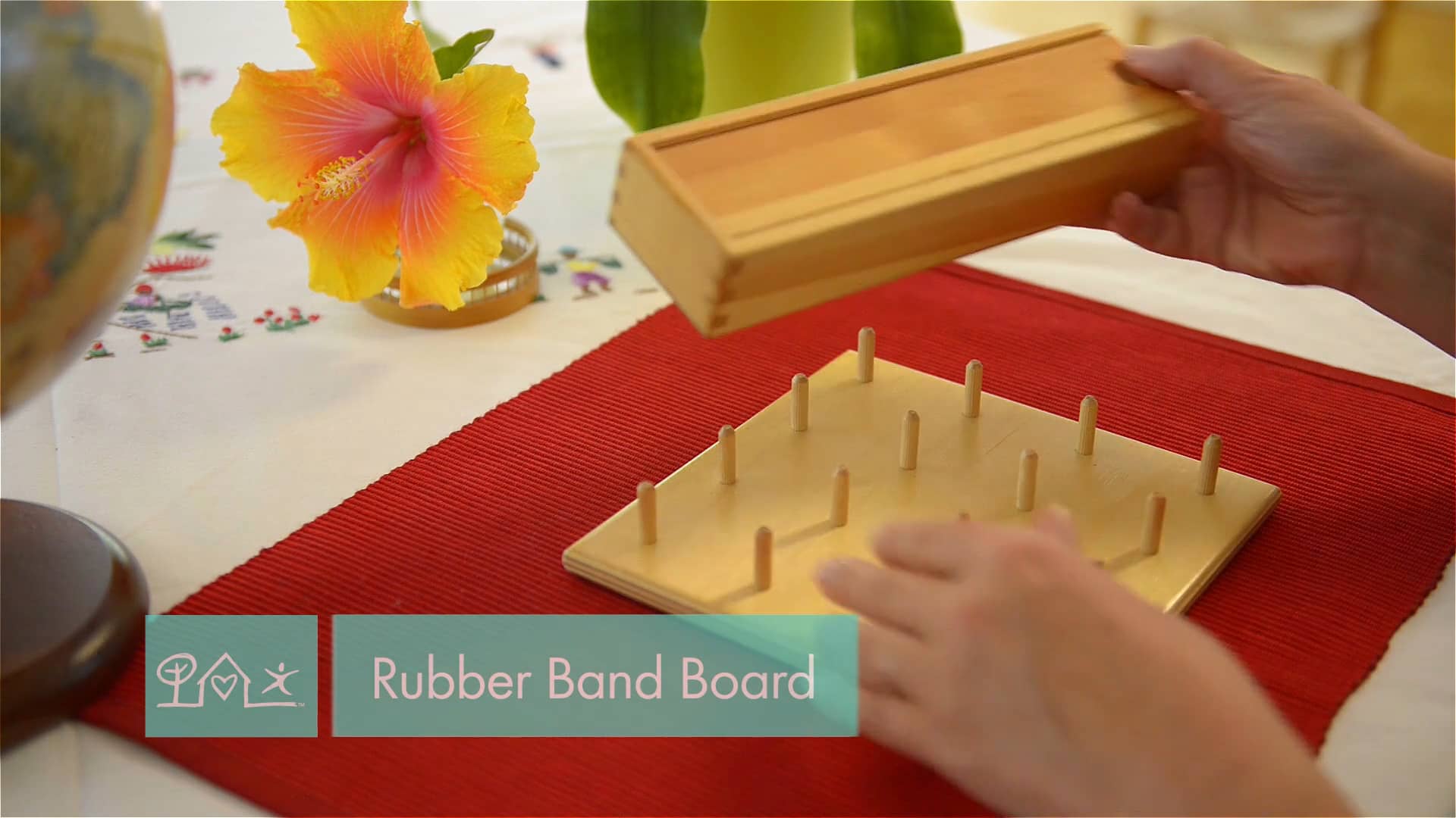 Voila Montessori Rubber Band Board by Jeanne Marie Paynel on Vimeo