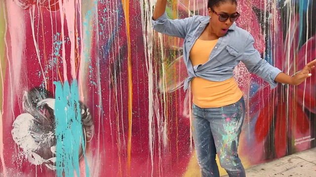 A Fun How-To: Splatter Paint Your Jeans - The Mom Edit