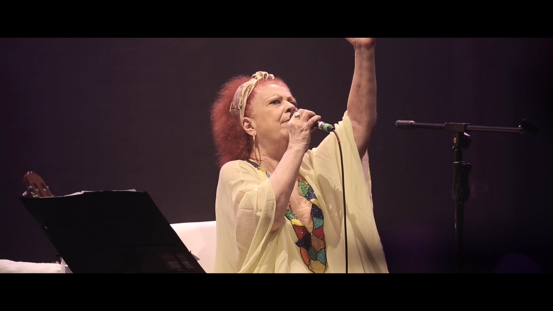 Beth Carvalho - As Rosas não falam