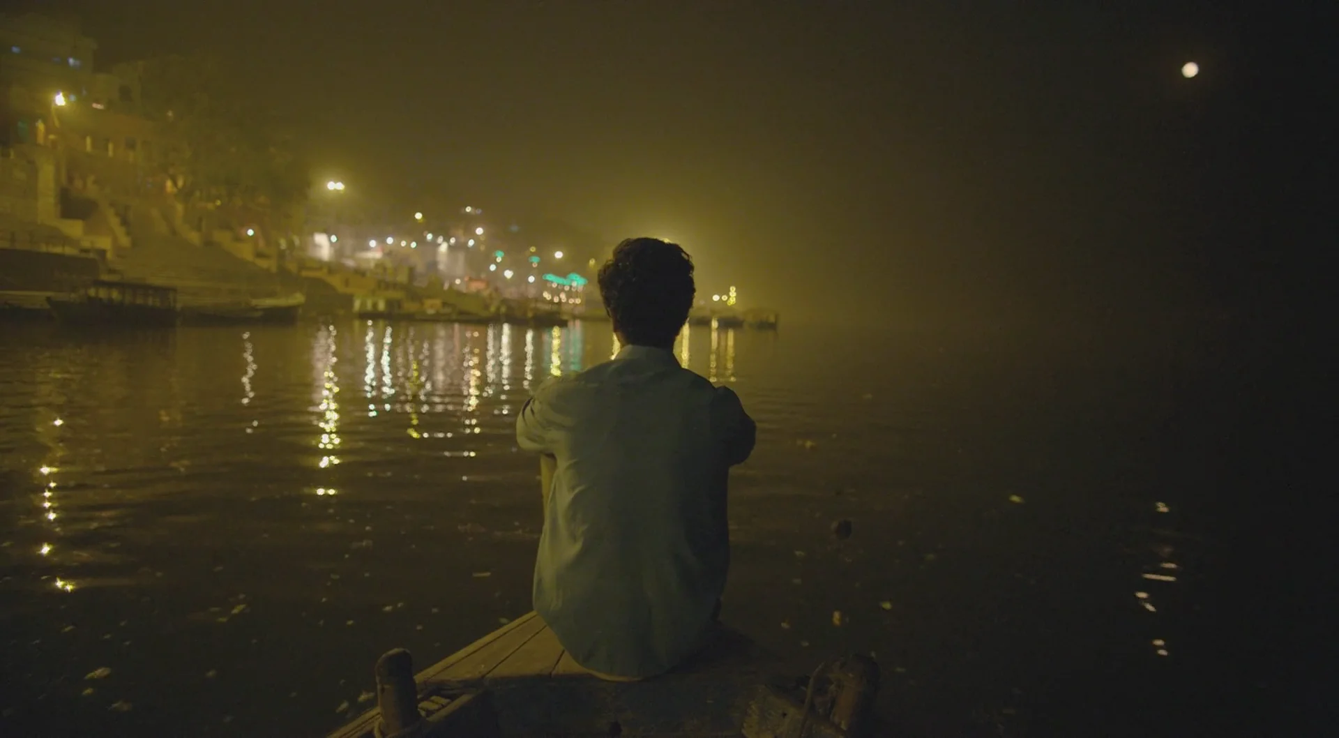 Masaan Official Trailer Richa Chadda Sanjay Mishra Vicky Kaushal Shweta Tripathi