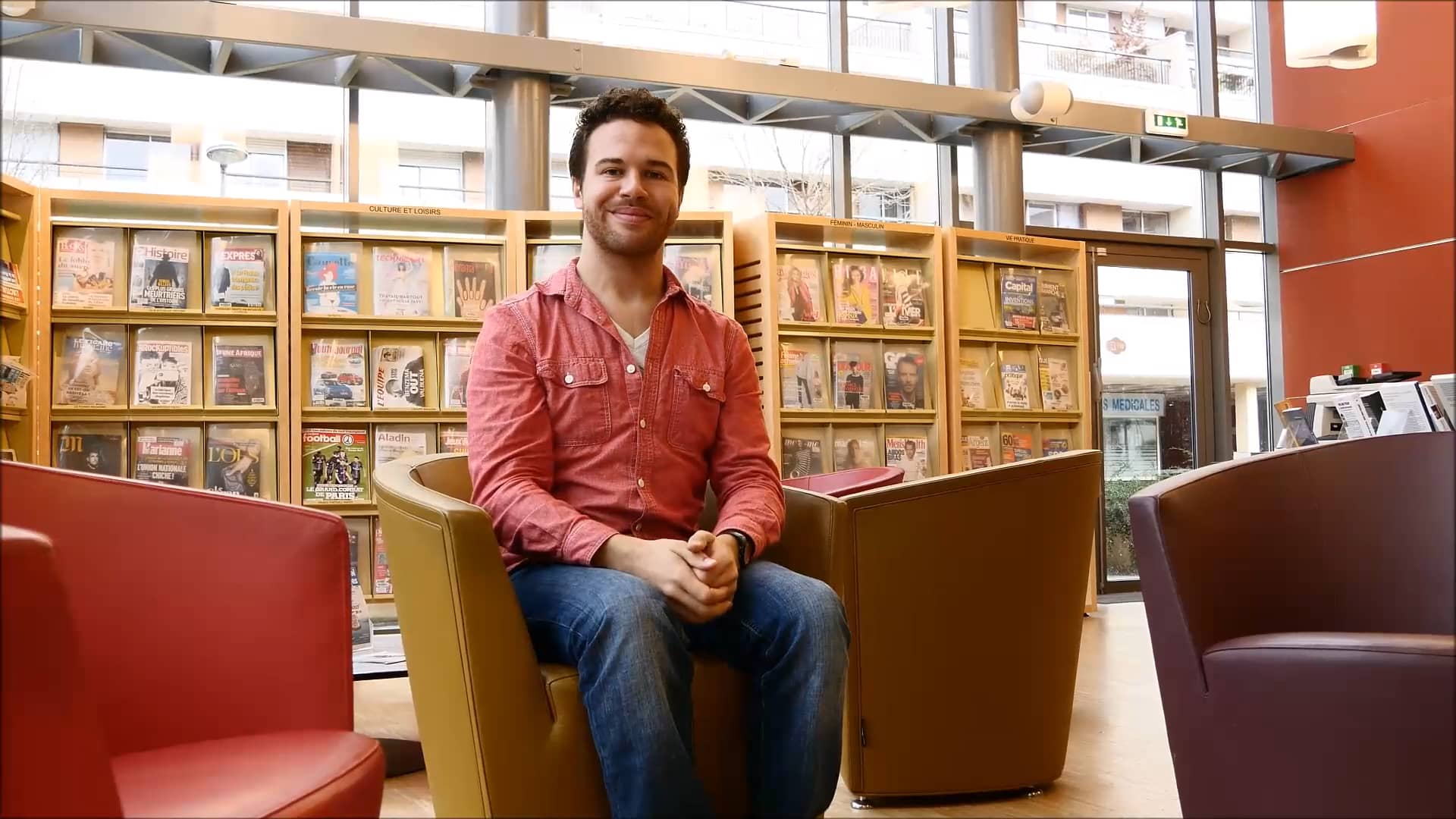 Présentation des médiathèques de Massy (LSF) on Vimeo