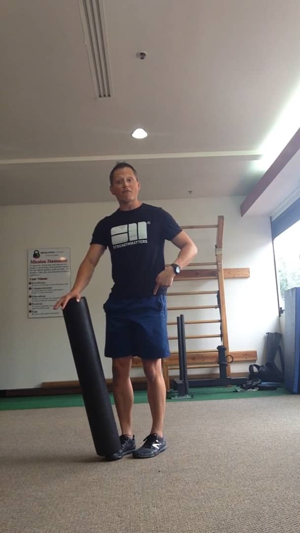 How to Master the Single Leg Deadlift by using a Foam Roller on Vimeo