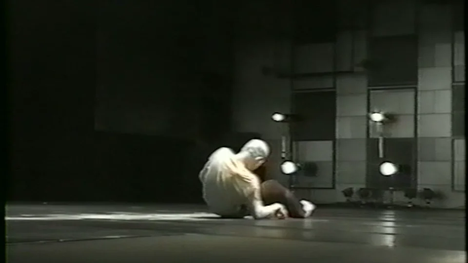 舞踏 その魂とすべての神経をこめて – Ko Murobushi Archive | 室伏鴻