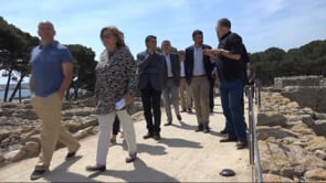 Santi Vila es compromet a implicar l'Escala en la governança d'Empúries 
