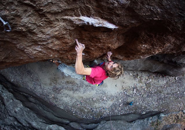 Azul es el cielo de los ciegos – South America’s first 9a in Piedra Parada Argentina from Pirmin Bertle