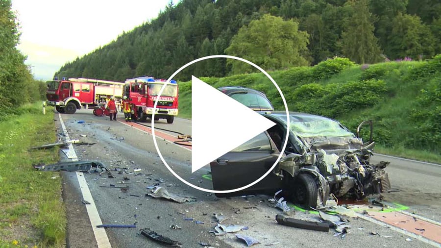 todlicher verkehrsunfall auf der b33 zwischen biberach und steinach on vimeo