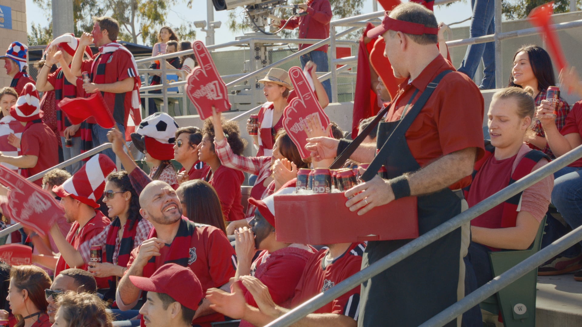 Redd's Apple Ale - "Domino Effect"