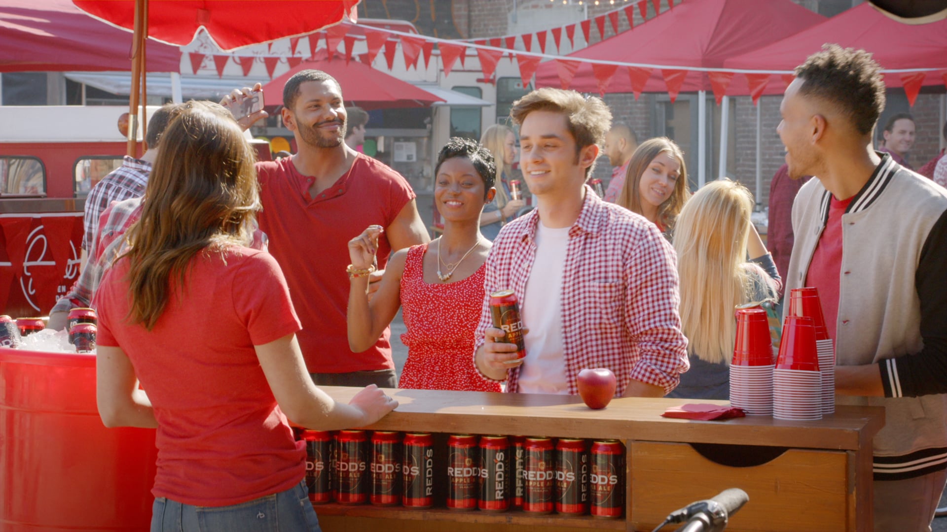 Redd's Apple Ale - "Block Party"