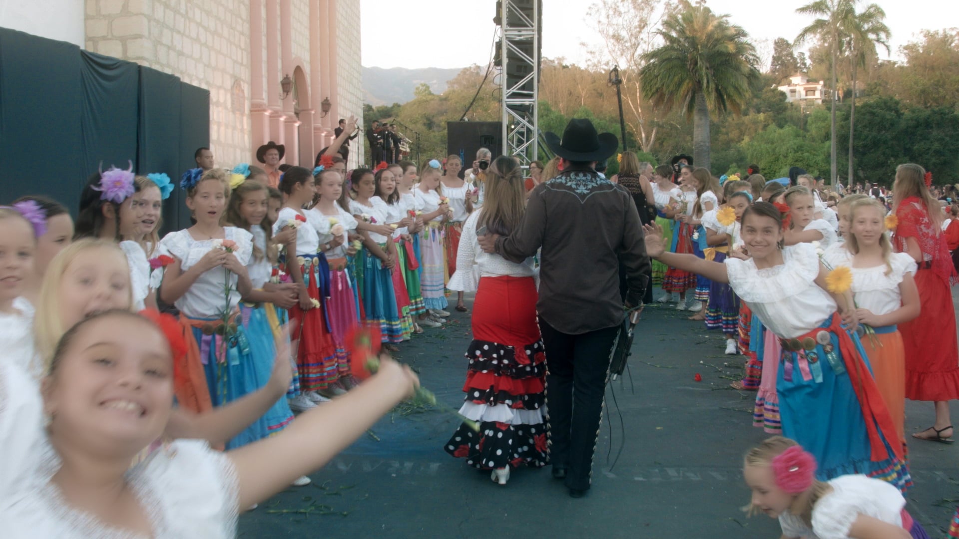 Fiesta 2016 :: Fiesta Pequeña :: Flower Girls & Mariachi Reyes