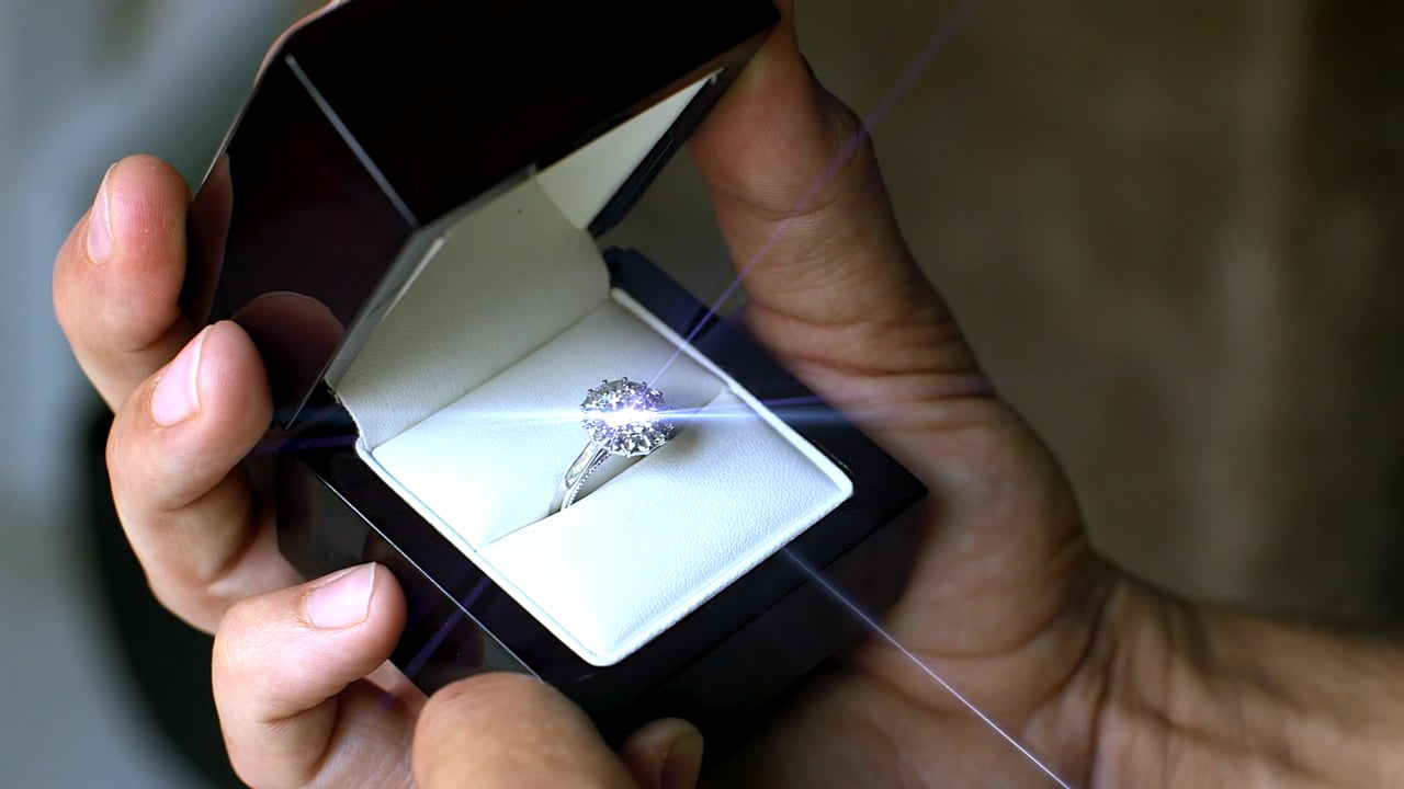 Ahee Jewelers: Engagement (30sec)