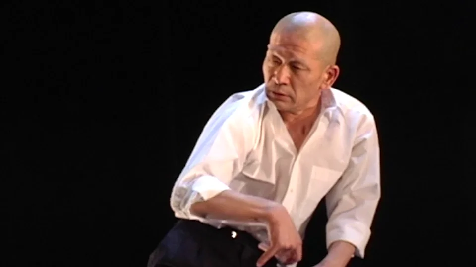 Edge – Ko Murobushi Archive | 室伏鴻