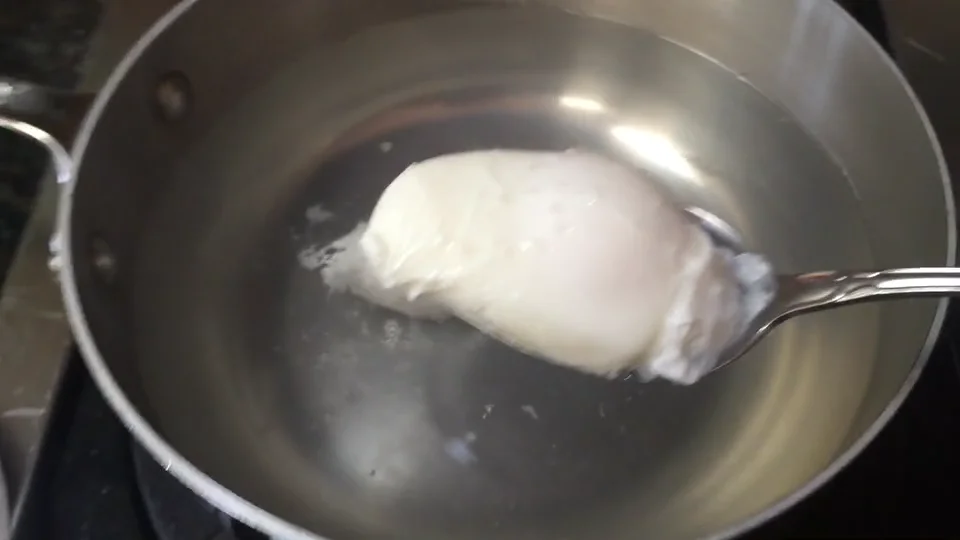 Poached Eggs the Vortex Methood on Vimeo
