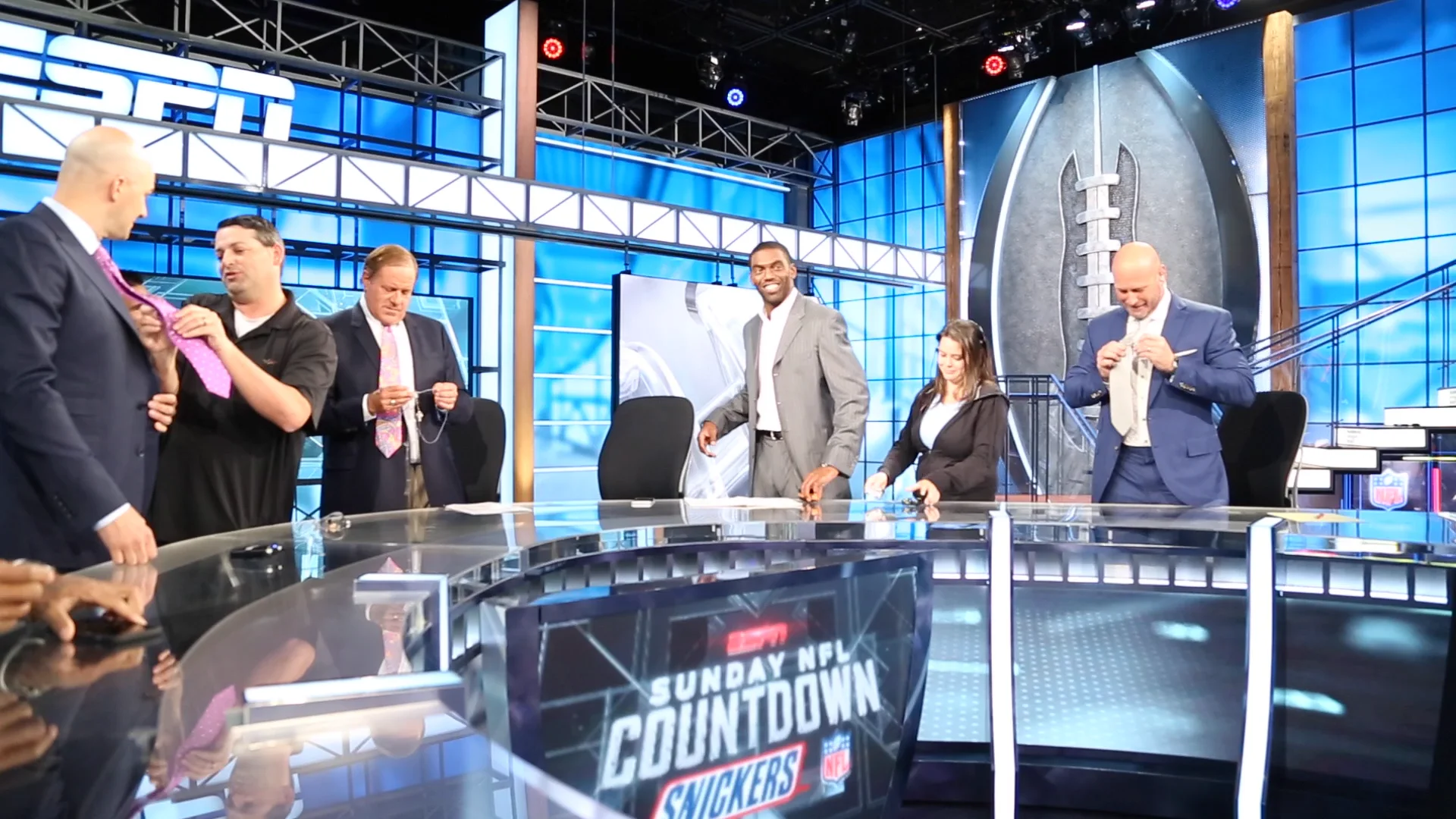 SUNDAY NFL COUNTDOWN 