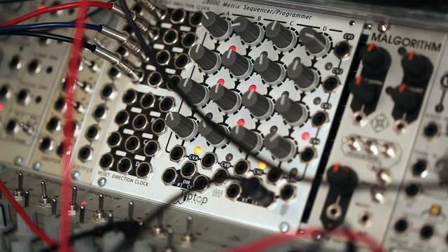 10 Sequencers, 16 Knobs – The Tiptop Z8000 Matrix Sequencer