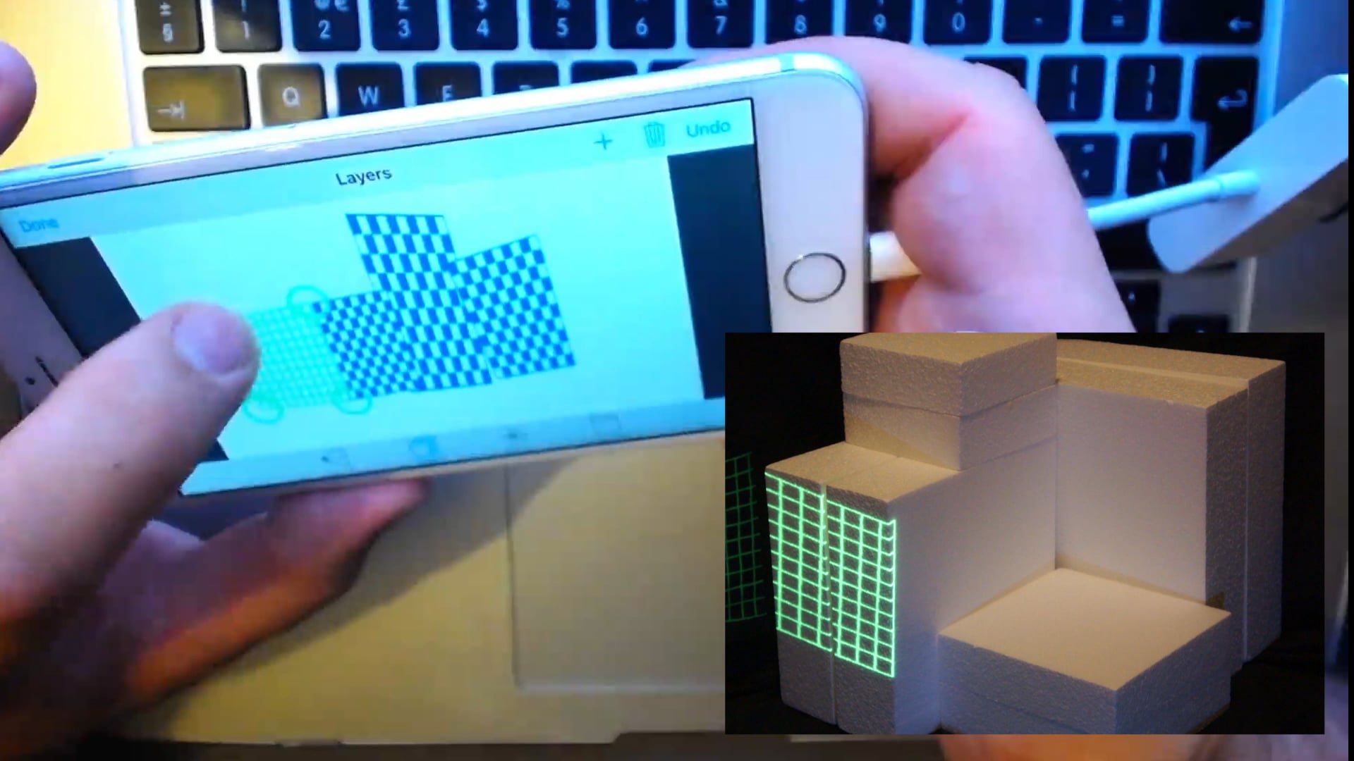 Projection mapping with IOS devices - The Reality Augmenter App