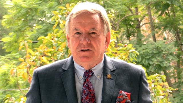 Graham Ross presents the Australian Garden Council