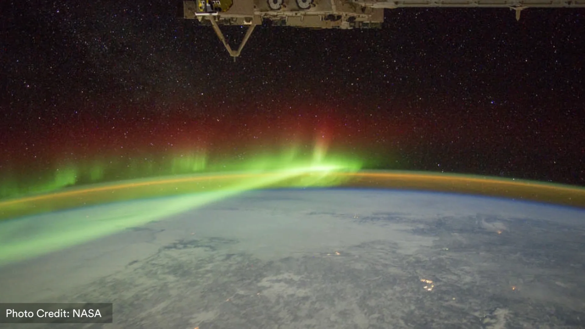 Blue Sky Science: Why do the northern and southern lights only appear near  the poles?, image size:1920x1080