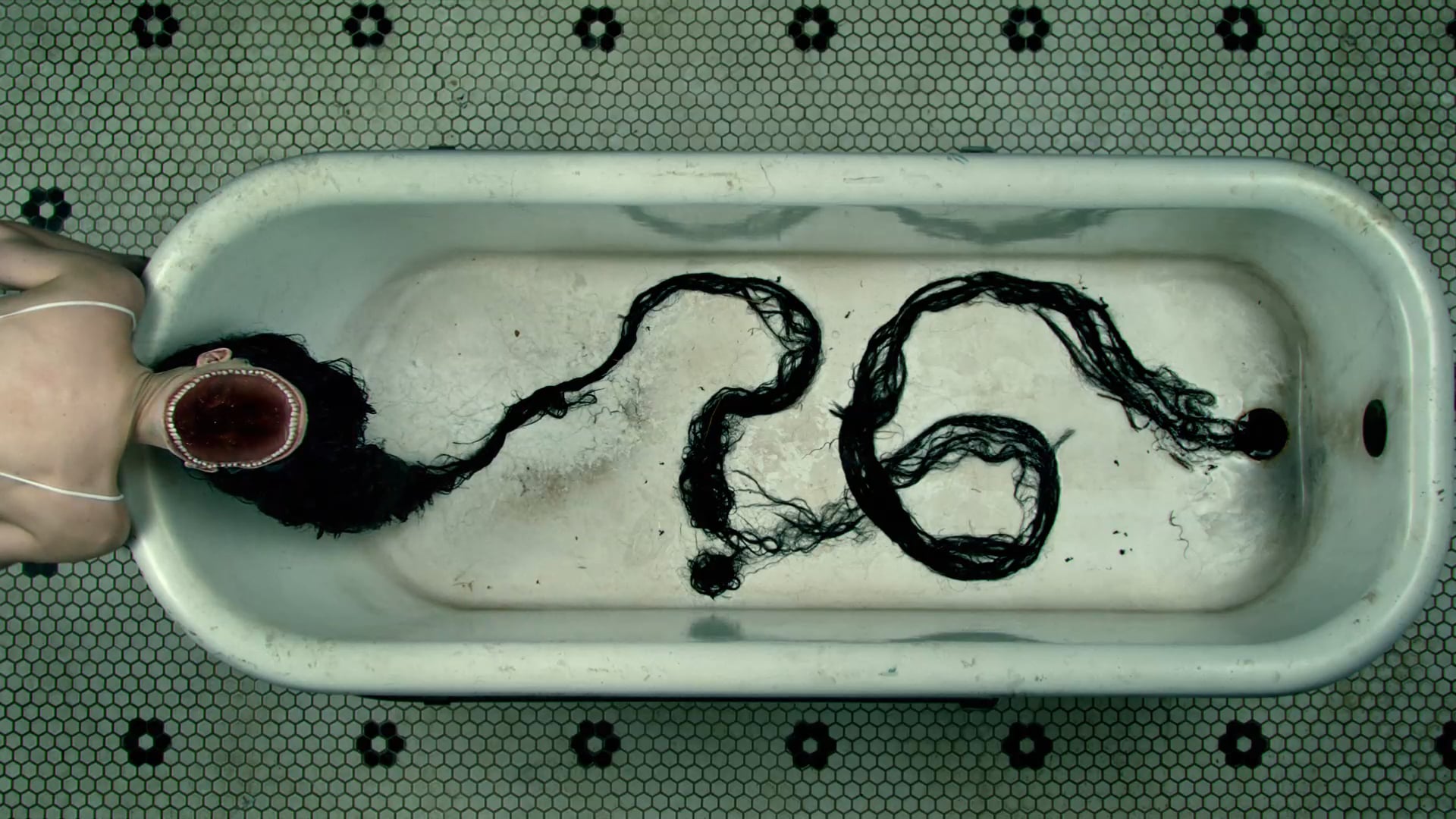 American Horror Story S6 - TV15 "Bathing Beauty"