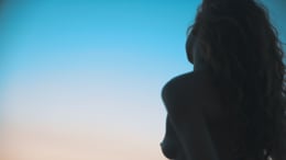 Belle fille au coucher du soleil  (1:14)