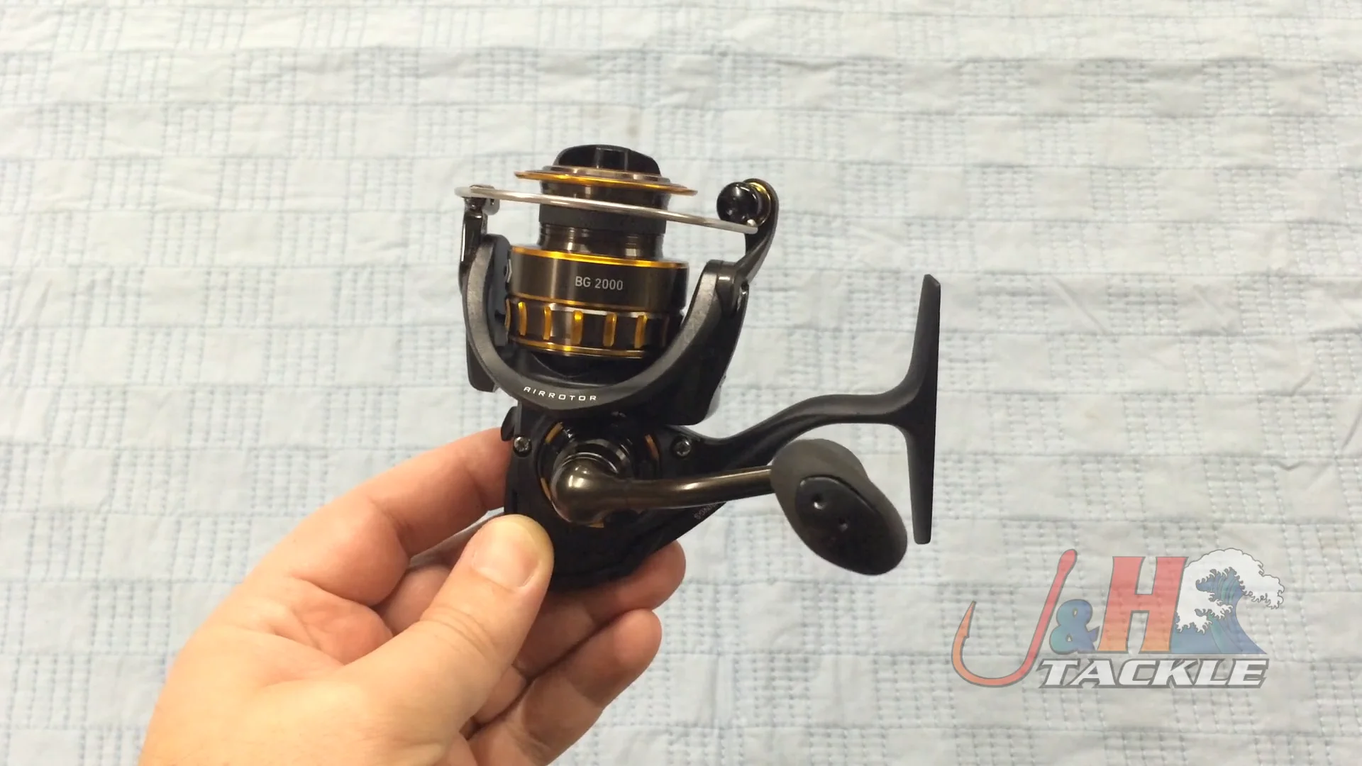 Daiwa BG 2000 Black and Gold Saltwater Spinning Reel BG2000 - NEW