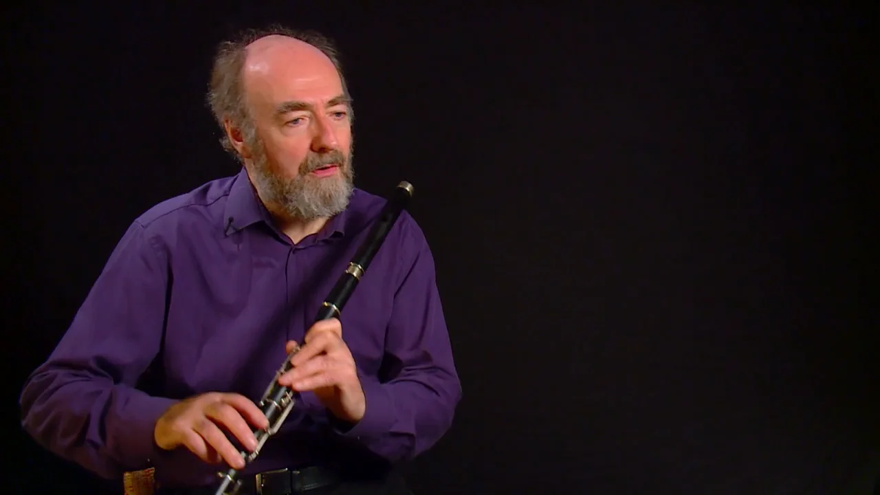 Ornamenting a slow air on Irish flute - Fintan Vallely on Vimeo