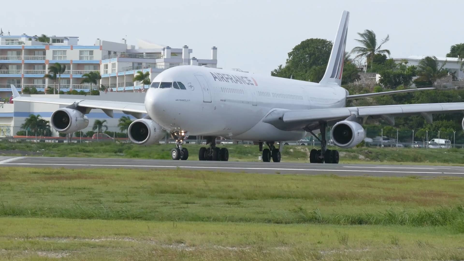 Air France A340 - SXM Departure on Vimeo