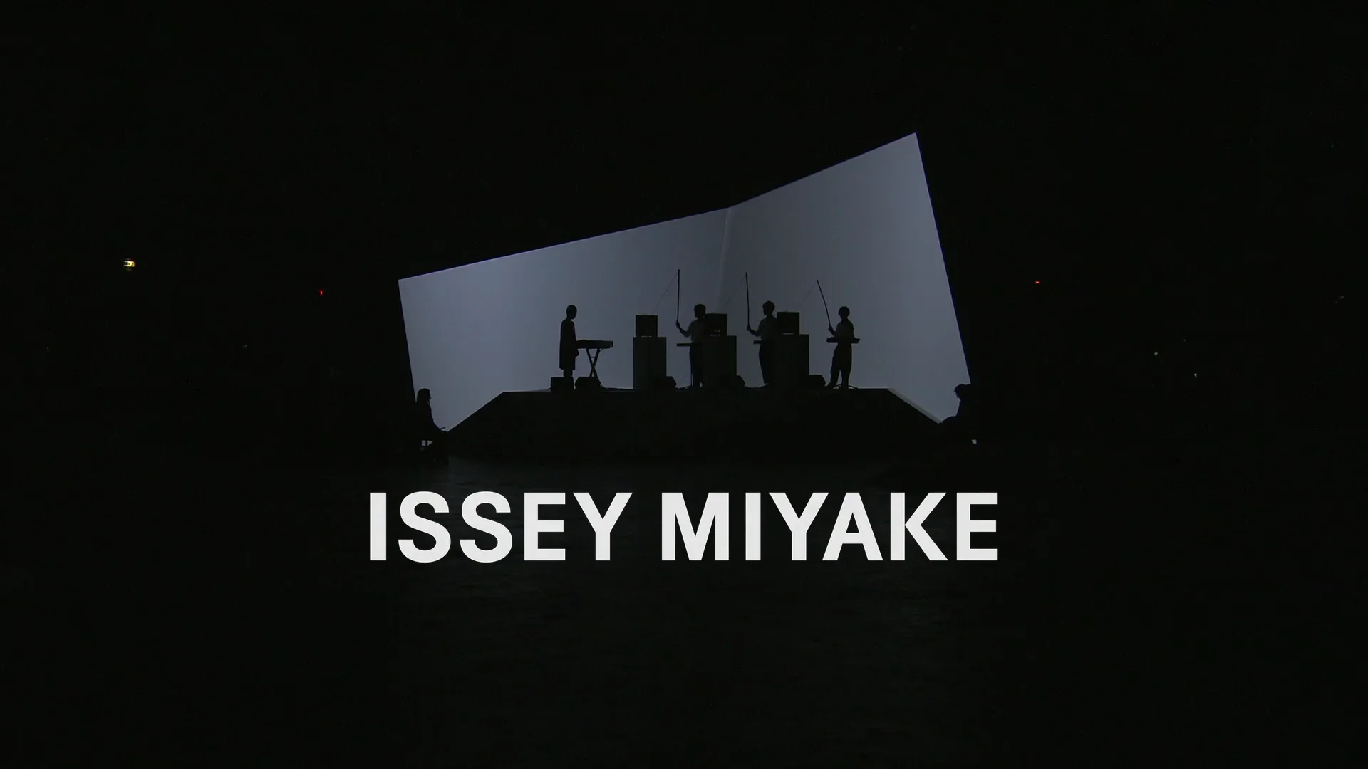 ISSEY MIYAKE 2017年春夏 | パリ | 画像44枚 - FASHIONSNAP