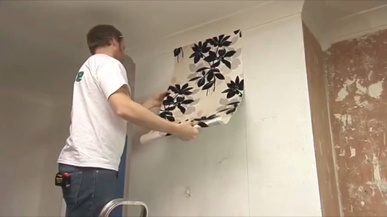 Wickes How to create a plumb line for wallpapering_1 on Vimeo