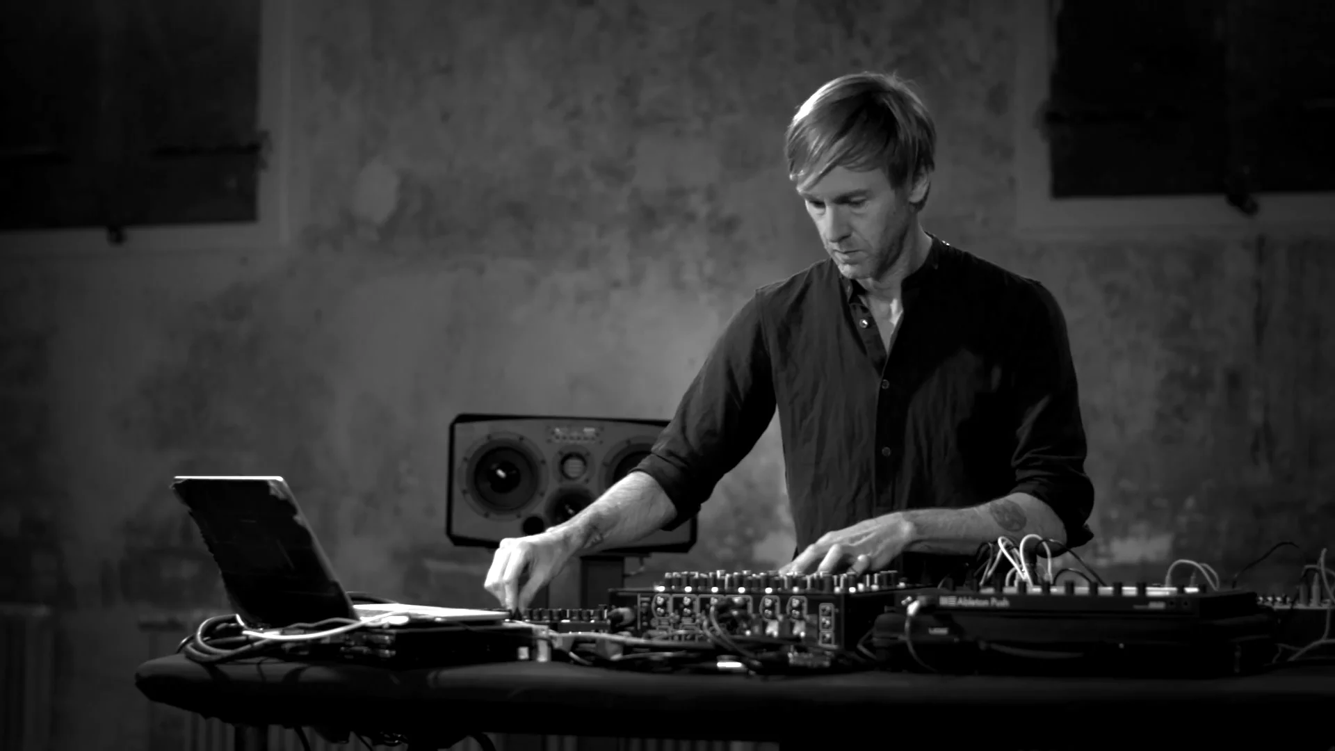 Richie hawtin plastikman. Популярный американский диджей. Model one richie hawtin. Ричи хоутин. Dj richie.