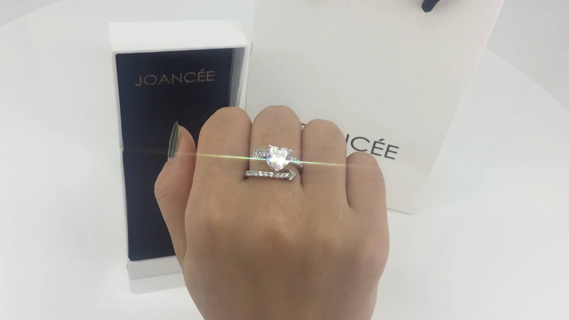 Joancee Jewelry Rings 810172 on Vimeo