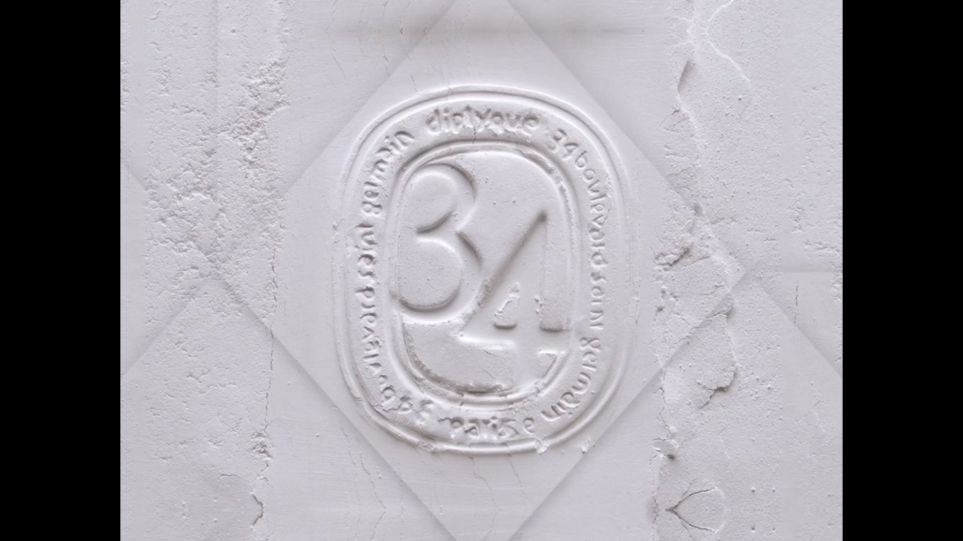 LA COLLECTION 34 diptyque paris